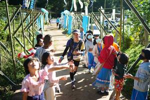 BIB: 1438
                            <button type="button" onclick="openModal(19040606)" class="btn btn-primary btn-sm float-right btn-popup" data-toggle="modal" data-target=".modal-high-quality">
                        <i class="fas fa-shopping-cart"></i> Add to Cart
                    </button>
                                            <button type="button" onclick="isThisMe(19040606, true)" class="btn btn-success btn-sm float-right btn-popup btn-isme hidden" data-toggle="tooltip" data-placement="bottom" title="นี่คือรูปของคุณใช่ไหม คลิกที่นี่เพื่อเอาเข้าอัลบั้ม">
                        <i class="fas fa-plus"></i> Add to album
                    </button>
                    <button type="button" onclick="isThisMe(19040606, false)" class="btn btn-warning btn-sm float-right btn-popup btn-isnotme hidden">
                        <i class="fas fa-ban"></i> Remove from album
                    </button>